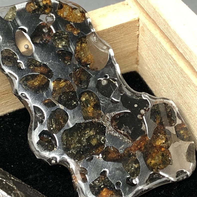 M*0様 隕石 アルタイ隕石　原皮付き　石鉄隕石　パラサイト隕石　２点　重さ42