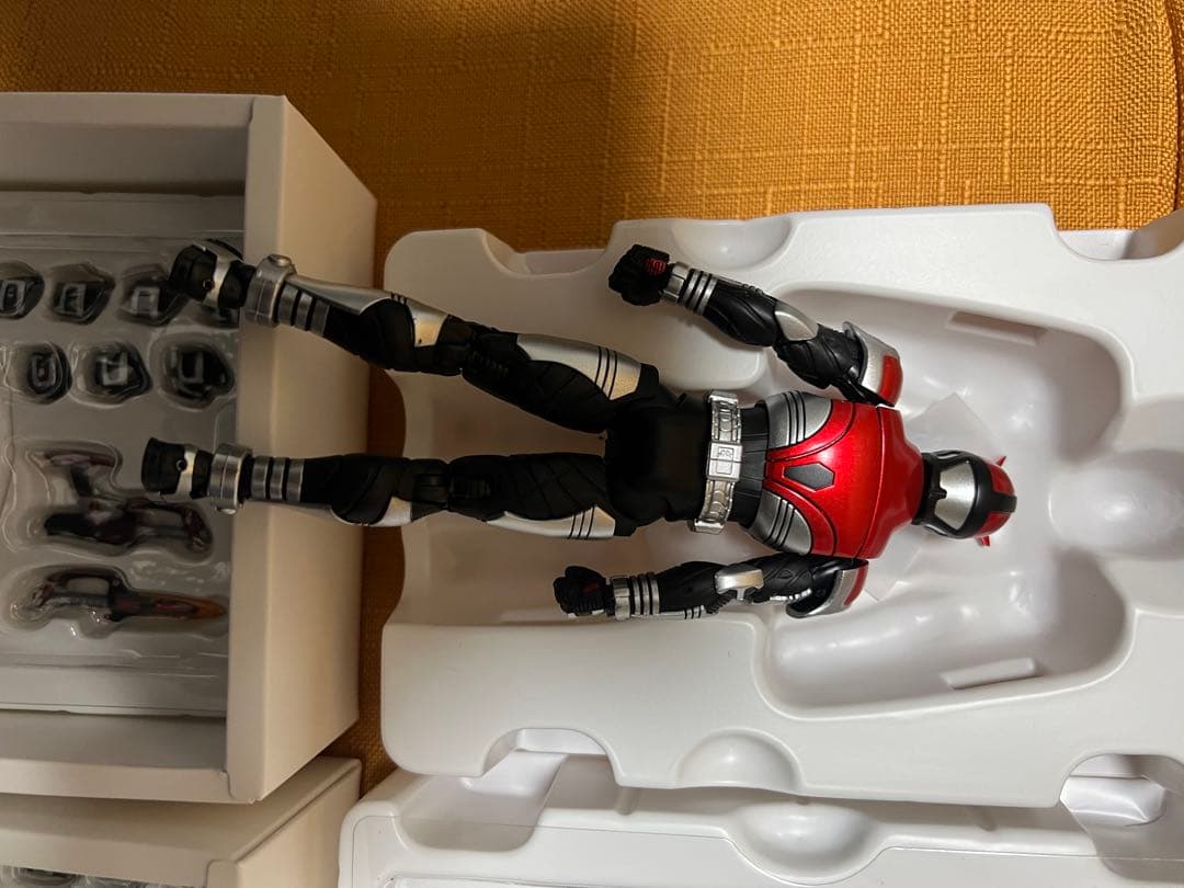 SHFiguarts真骨彫仮面ライダーカブト、ガタック2体セット