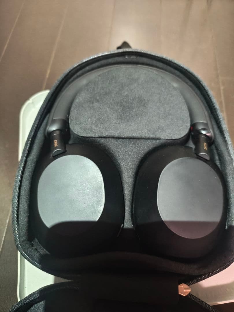 ほぼ未使用　SONY WH-1000XM5