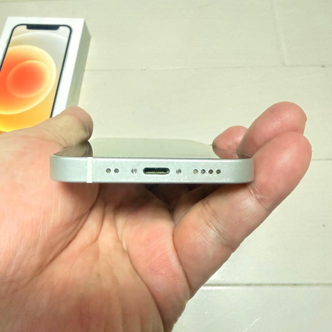 Apple iPhone 12 ホワイト 128GB SIM FREE 美品