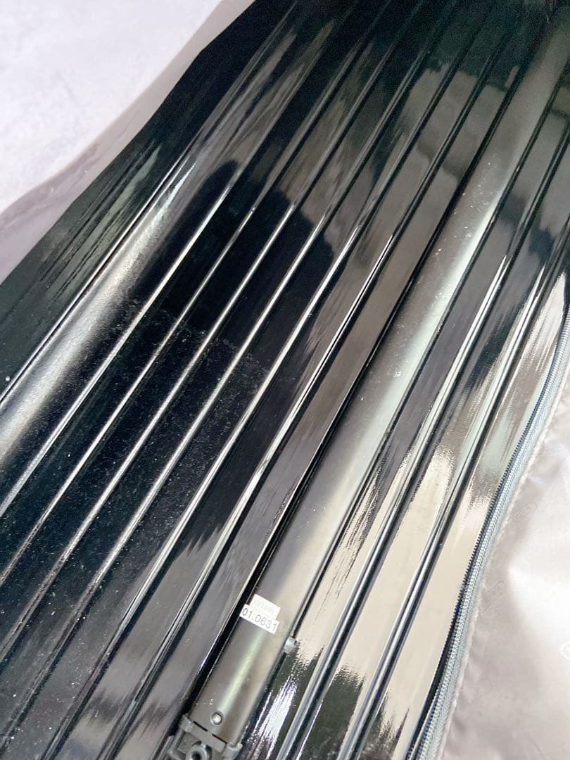 ＄リモワ　スーツケース　縦75cm 横25cm 臭いあり