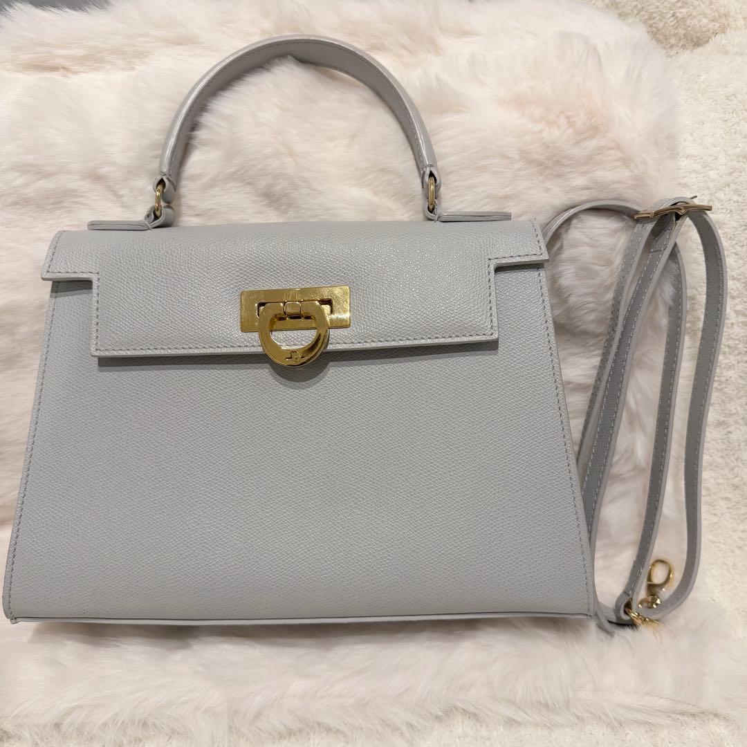 カルボッティ　ハンドバッグ　トゥモローランド