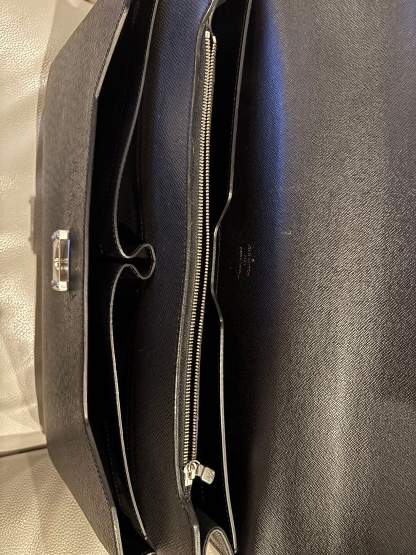 Louis Vuitton タイガ ビジネスバッグ 黒