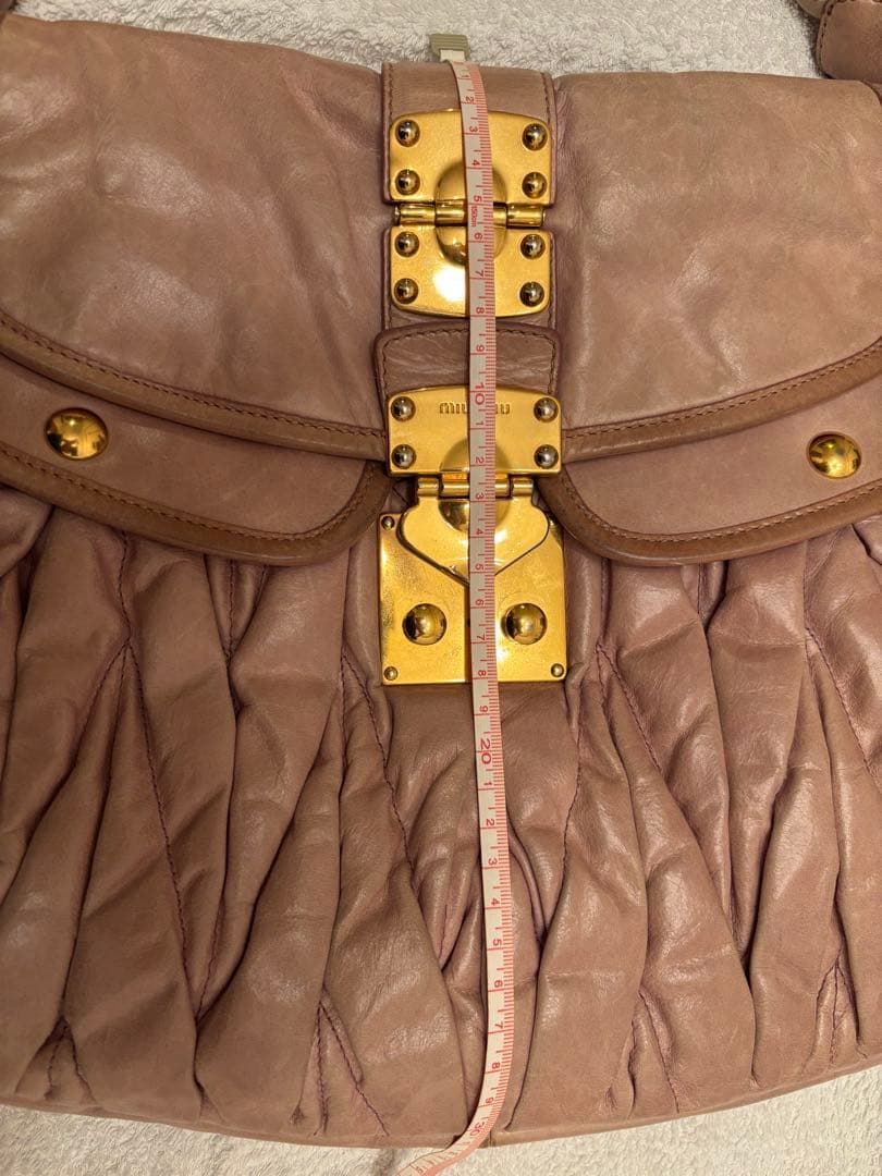 MIU MIU パステルピンク マトラッセ ハンドバッグ