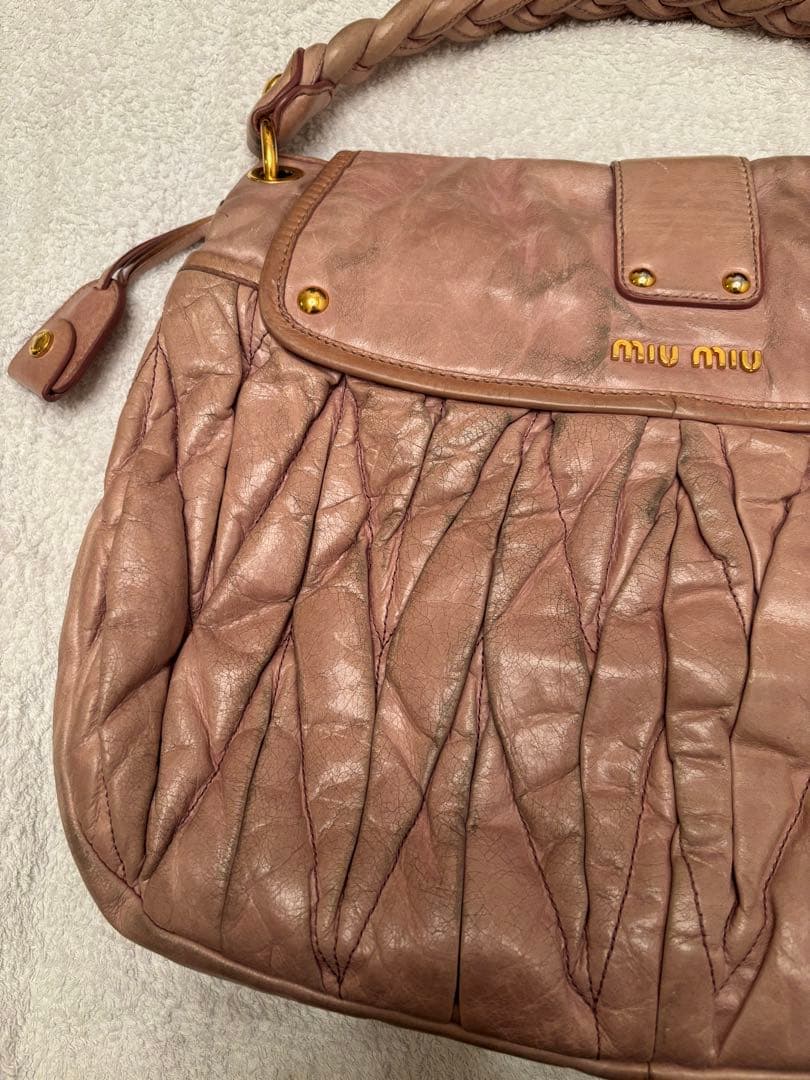 MIU MIU パステルピンク マトラッセ ハンドバッグ