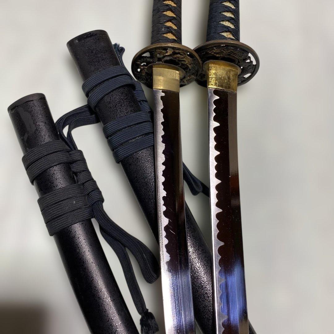 格安模造刀大小２本 濃緑柄 龍彫透し丸鍔 黒梨地鞘