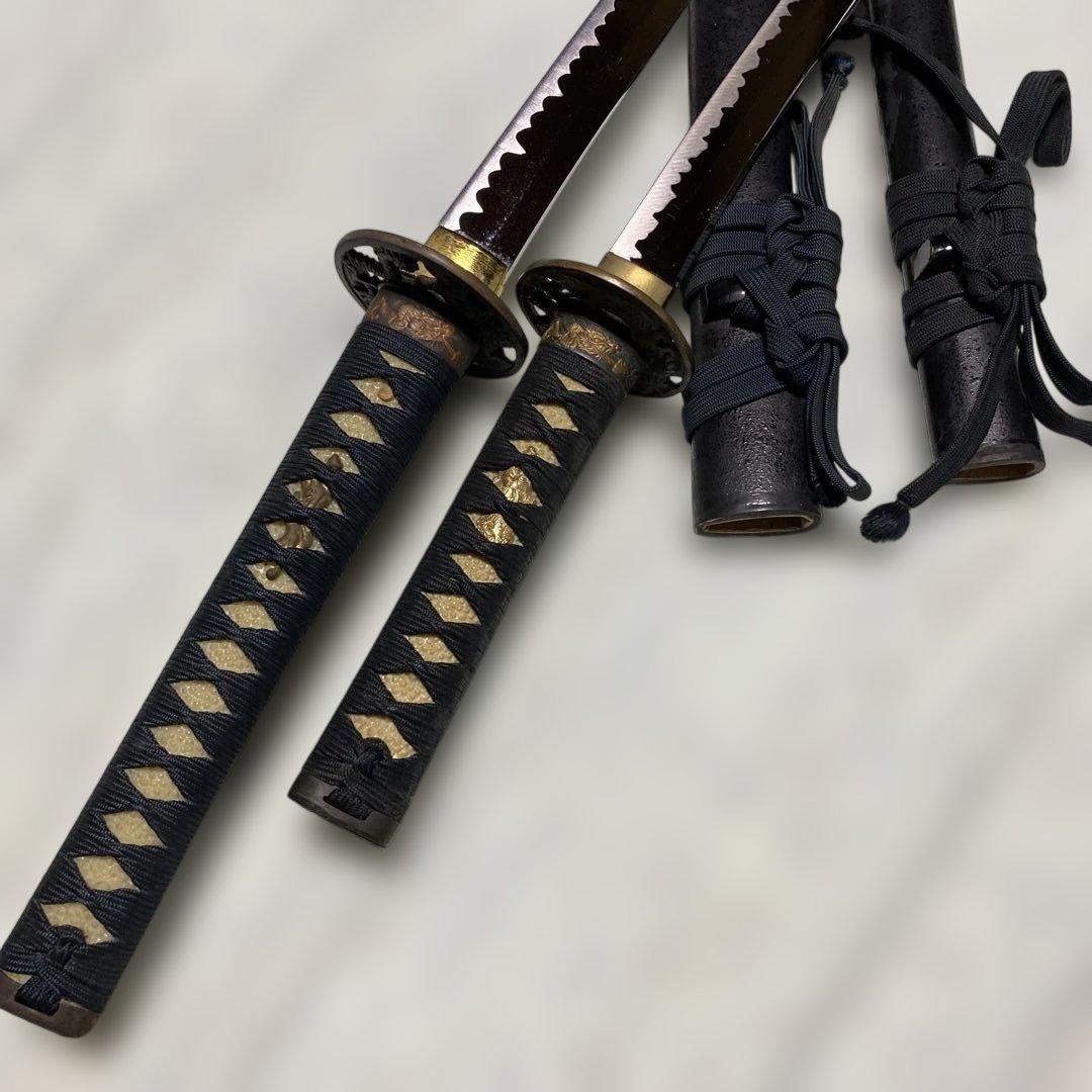 格安模造刀大小２本 濃緑柄 龍彫透し丸鍔 黒梨地鞘