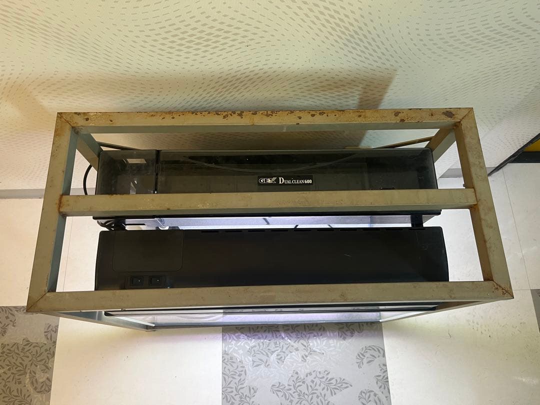 お得‼️⭐️60cm水槽2個水槽台付き⭐️