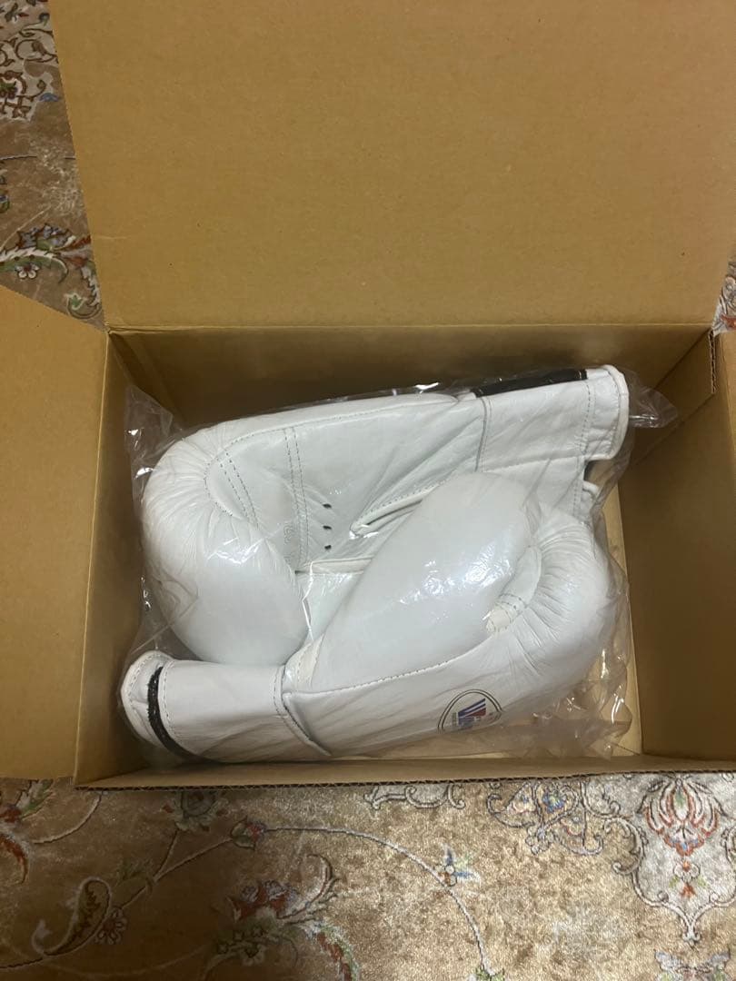 未使用品　Winning ボクシング　グローブ ホワイト　8oz MS-200B