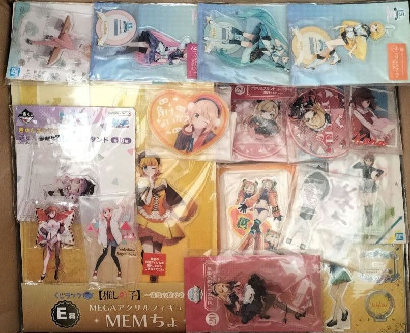 美少女 大量 まとめ売り 紙類 ポストカード ぬいぐるみ アクリルスタンド