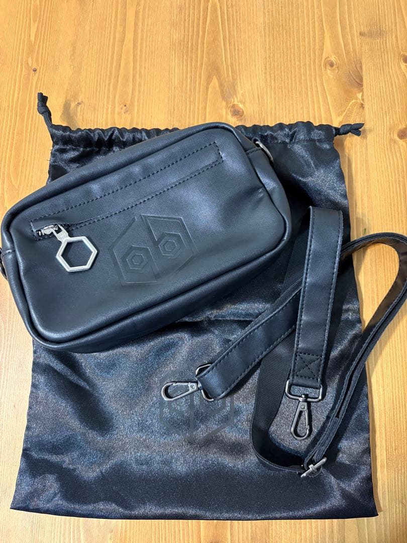 【値下げ】女王蜂 qb luxury mini bag ショルダーバッグ