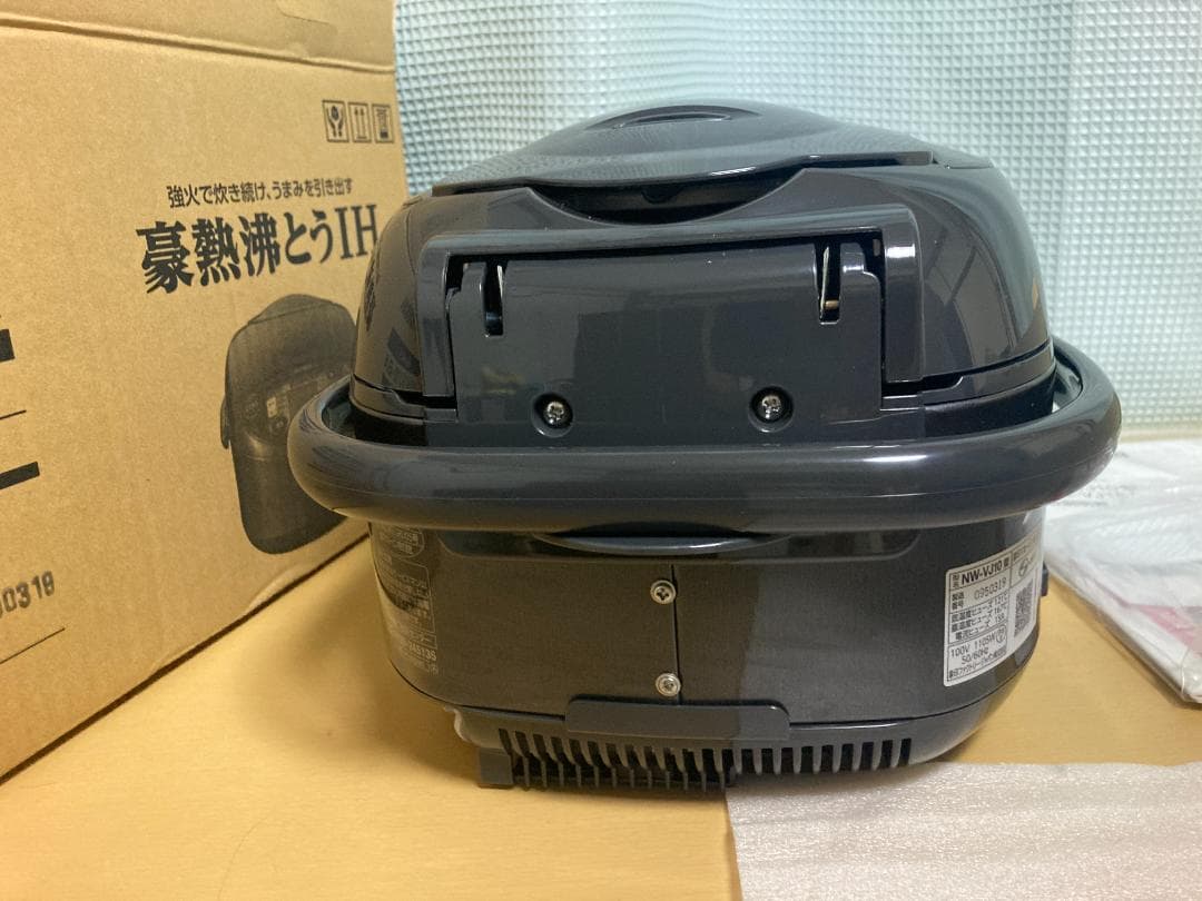★展示品★未使用★2025年製 象印 IH炊飯ジャーNW-VJ10型 ブラック