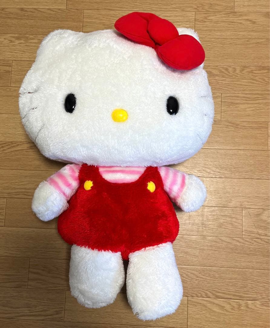 ハローキティ　大きめぬいぐるみ