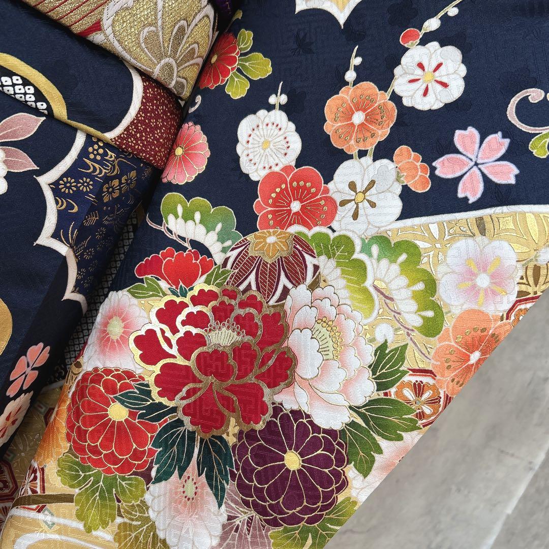 振袖　フルセット　華やか　古典柄　濃い青　豪華　金彩加工　成人式　二十歳