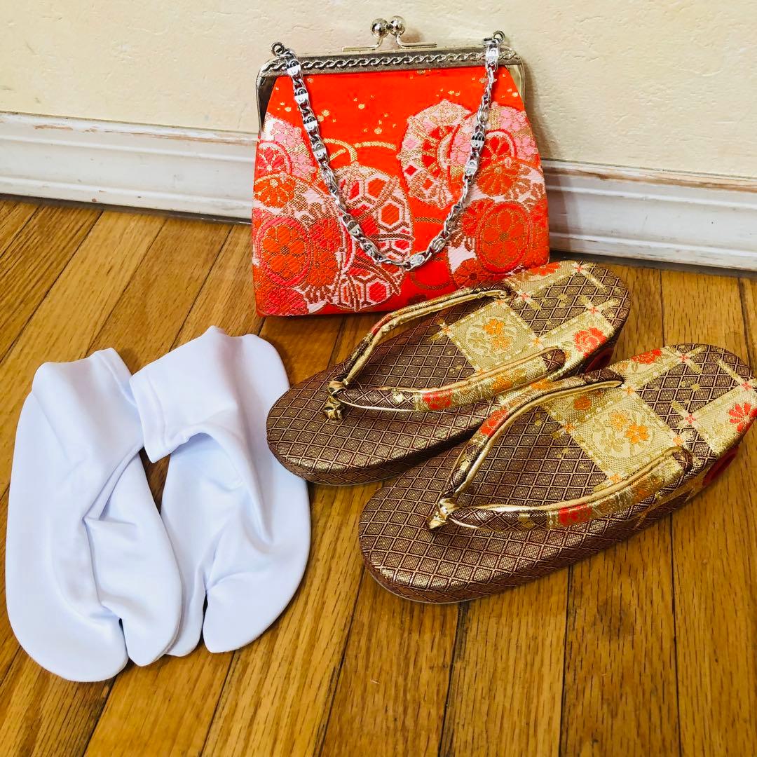 七五三七歳❣️四つ身着物未使用⭐︎白地に花々金彩煌びやか絢爛⭐︎完全フルセット銘品