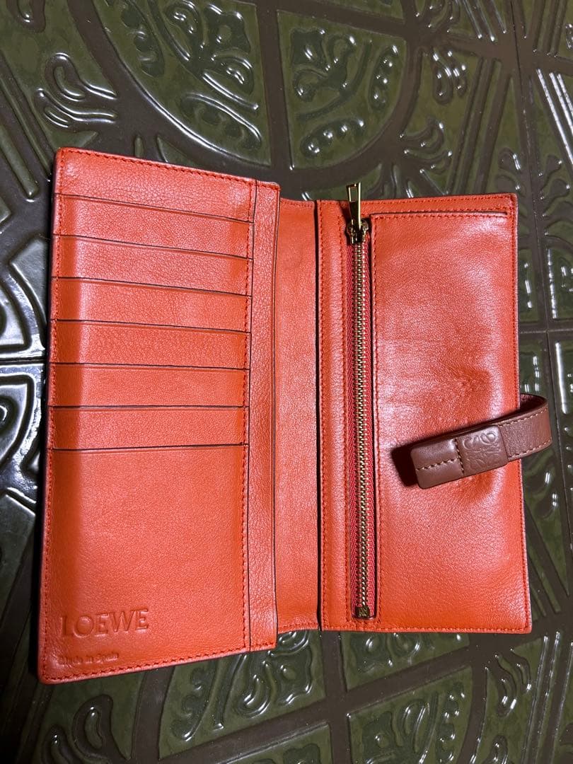 お値下げ　早い者勝ち　ロエベ　ピンク レザー 二つ折り財布