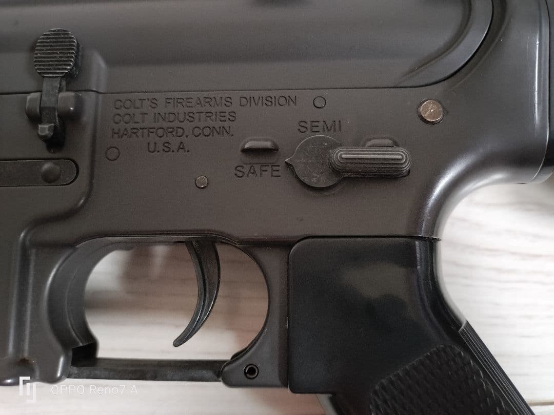 東京マルイ M4A1カービン スタンダード電動ガン 予備マガジン付き