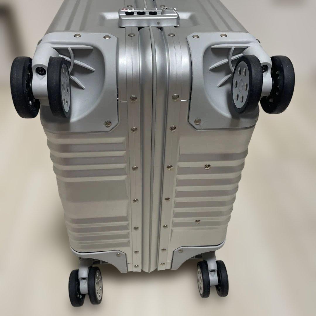 メルセデスベンツオリジナル　キャリーケース　65L