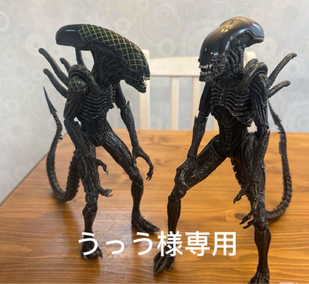 うっう　NECA グリッドエイリアン&エイリアン　2体セット