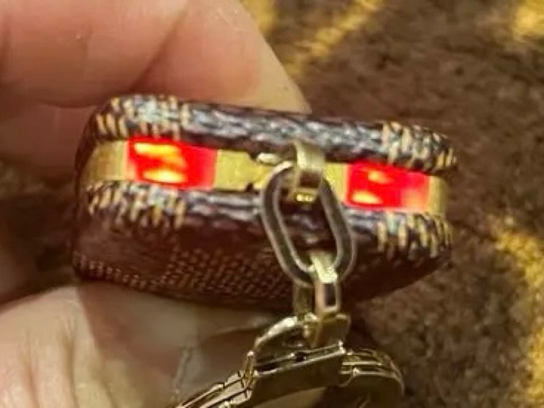 ルイヴィトンダミエパターン ライト付きキーホルダー付き