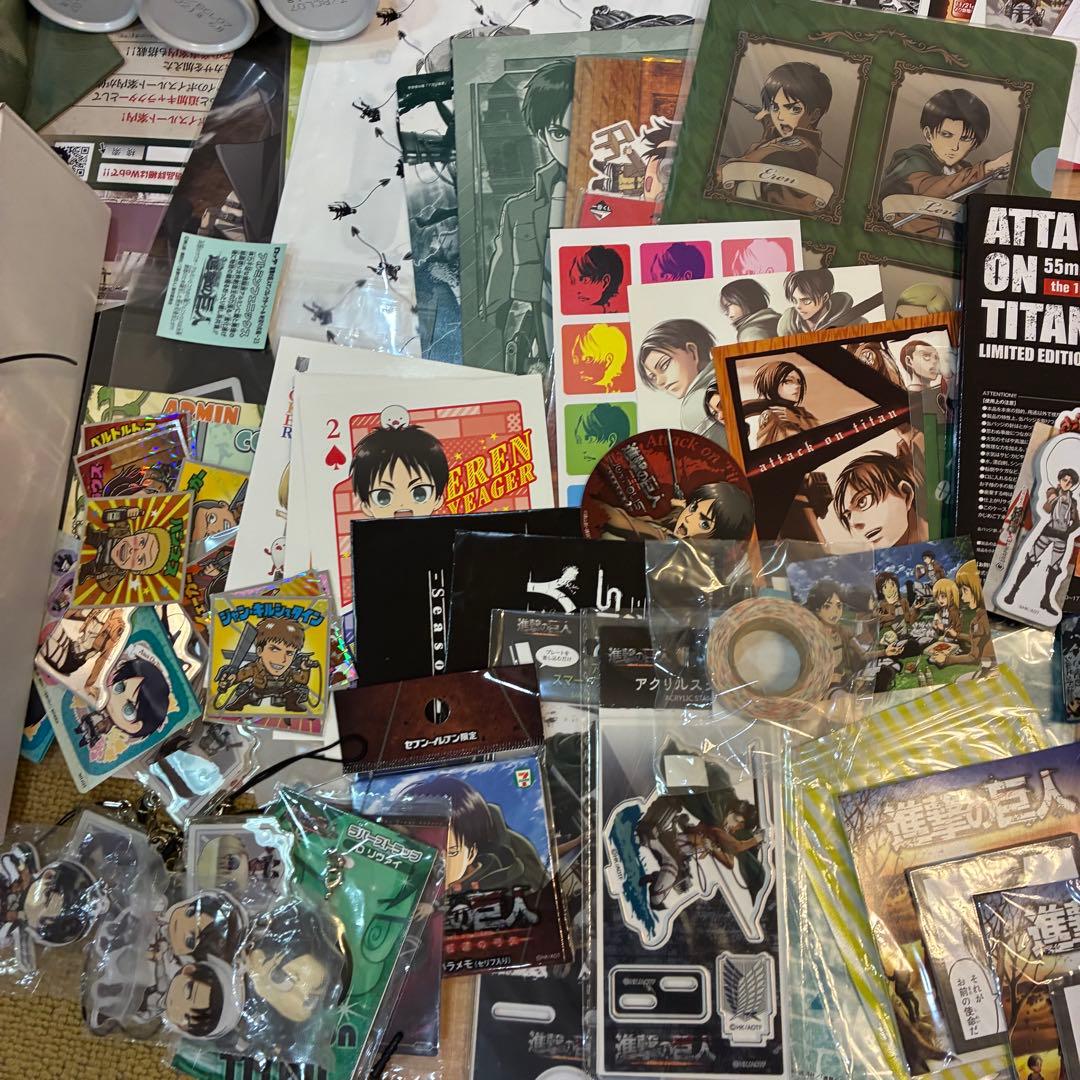 進撃の巨人 グッズ 大量 まとめ売り リヴァイ フィギュア 300点以上