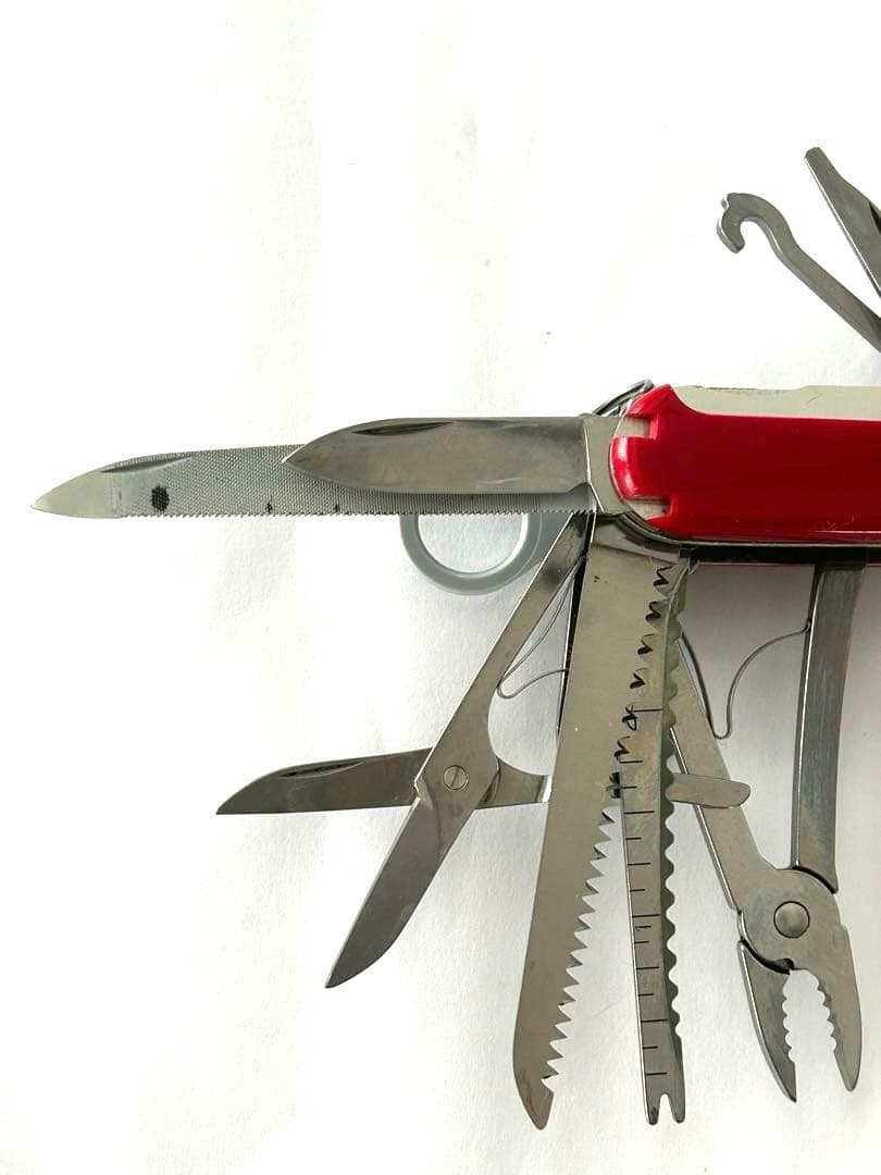 VICTORINOX マルチツール　スイスアーミーナイフ携帯折り畳みナイフ赤1点