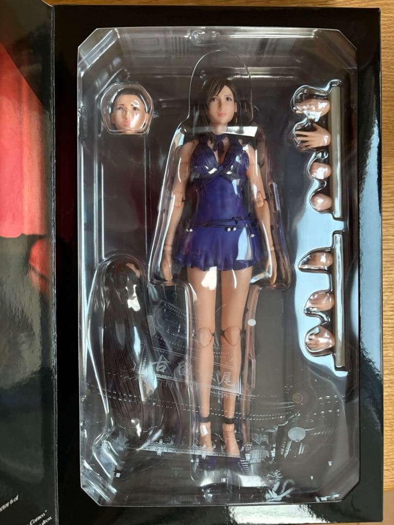 FF7リメイク　PLAY ARTS改 ティファ　ドレス Ver.