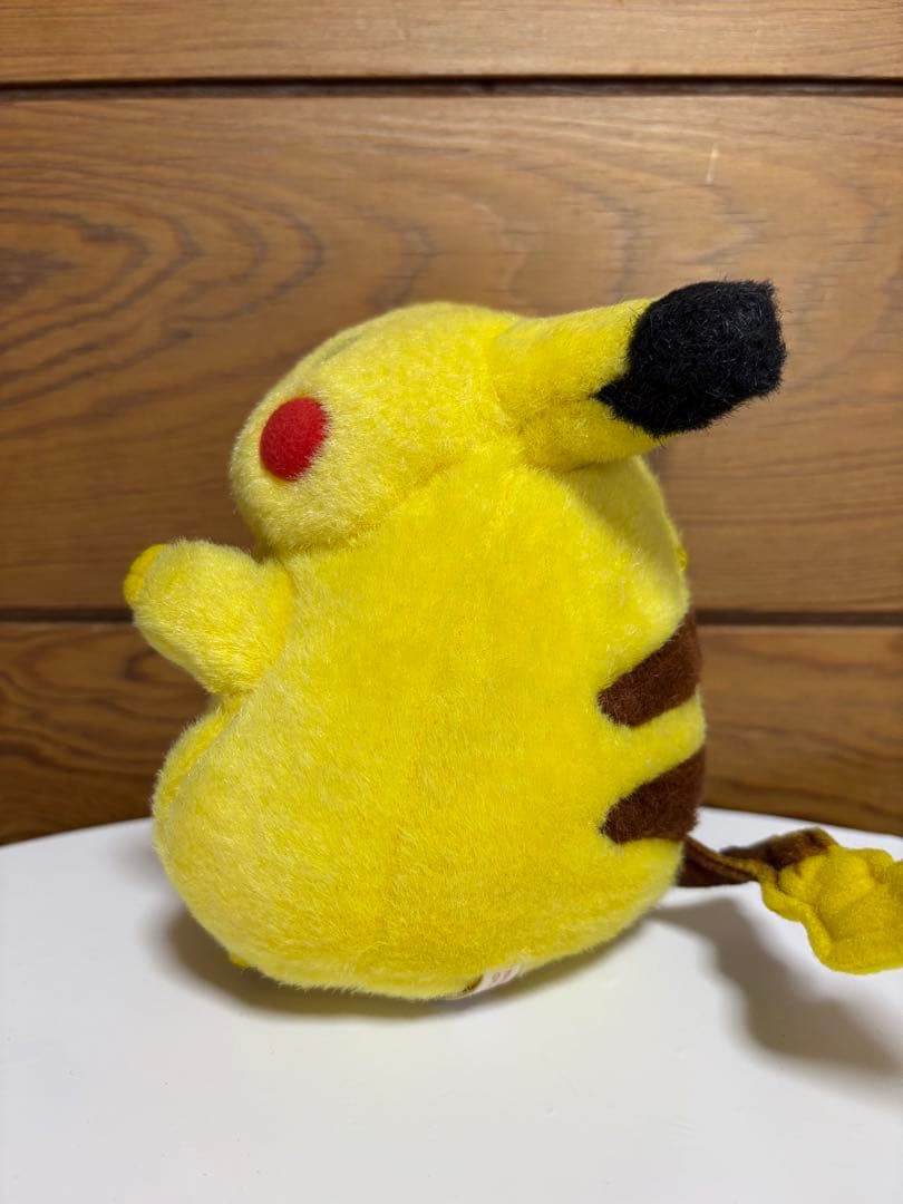お腹を押すと鳴くピカチュウ　初期
