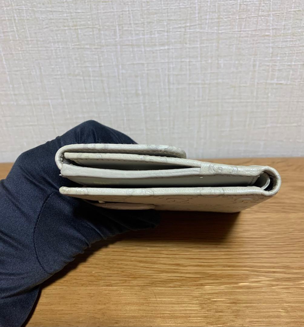 Gucci 財布　二つ折り　未使用　ホワイト　GGシマ