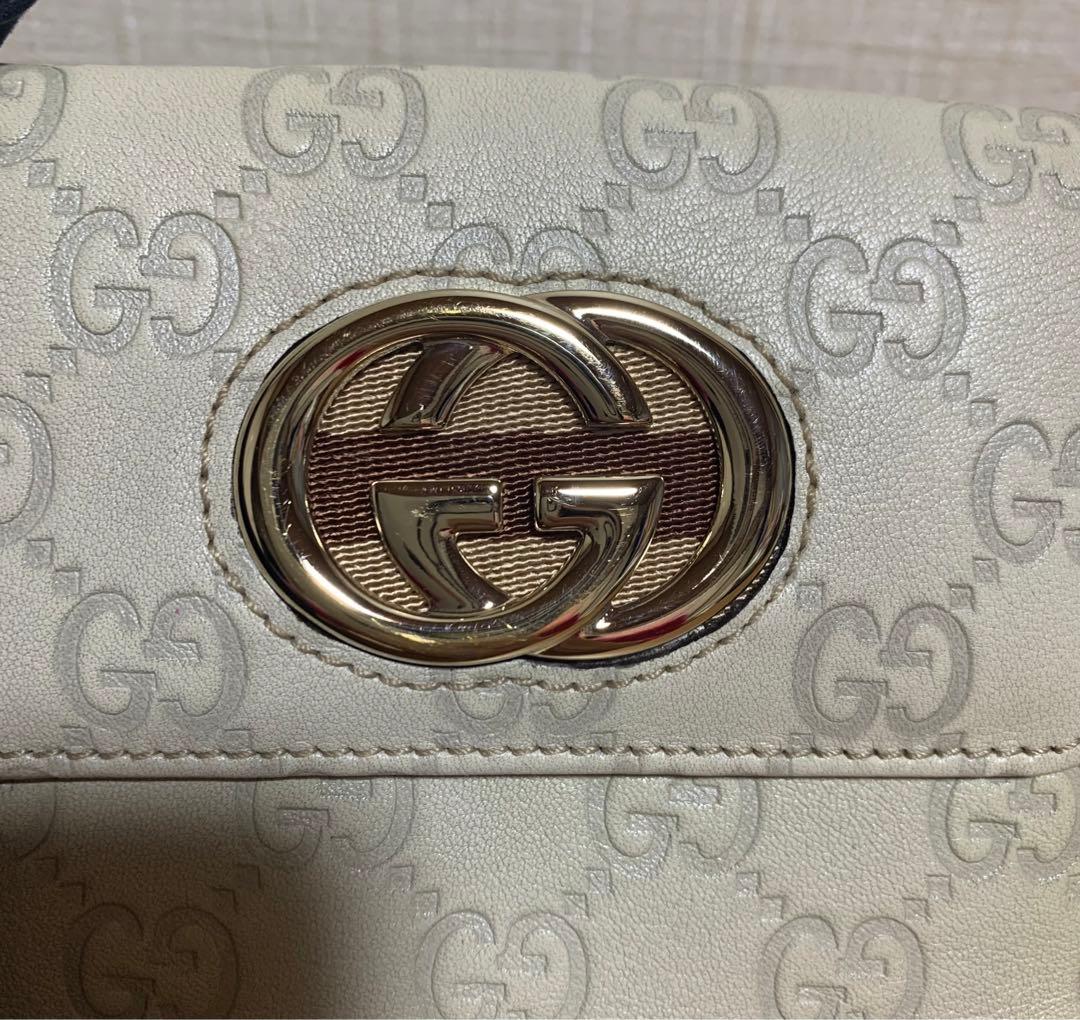 Gucci 財布　二つ折り　未使用　ホワイト　GGシマ