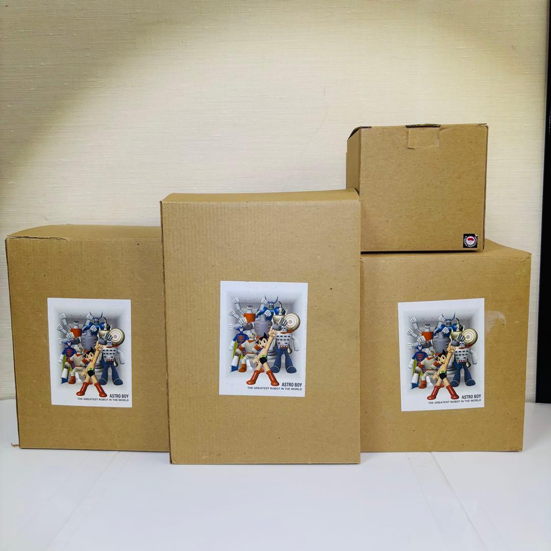地上最大のロボット　フィギュア　手塚治虫ワールド　グッズ　ASTRO BOY