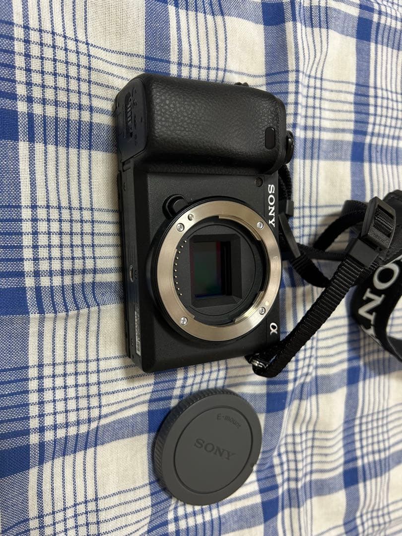 【大特価】【極美品】α6400 ボディ シャッター3208回 元箱付 動作良好