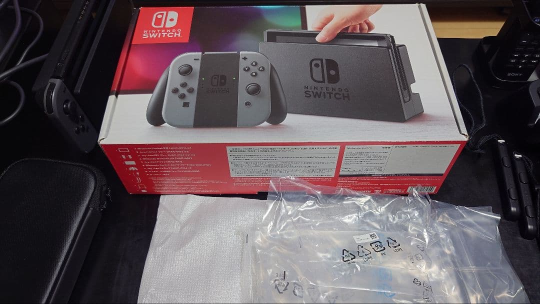 Nintendo Switch 本体 純正ケース付き プロコンもお付けします！