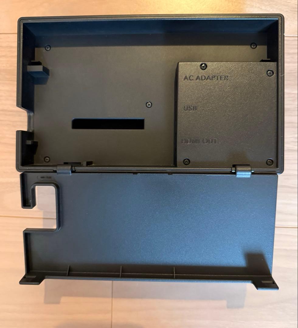 Nintendo Switch本体&ポーチ&Joy-Con&ハンドル2個