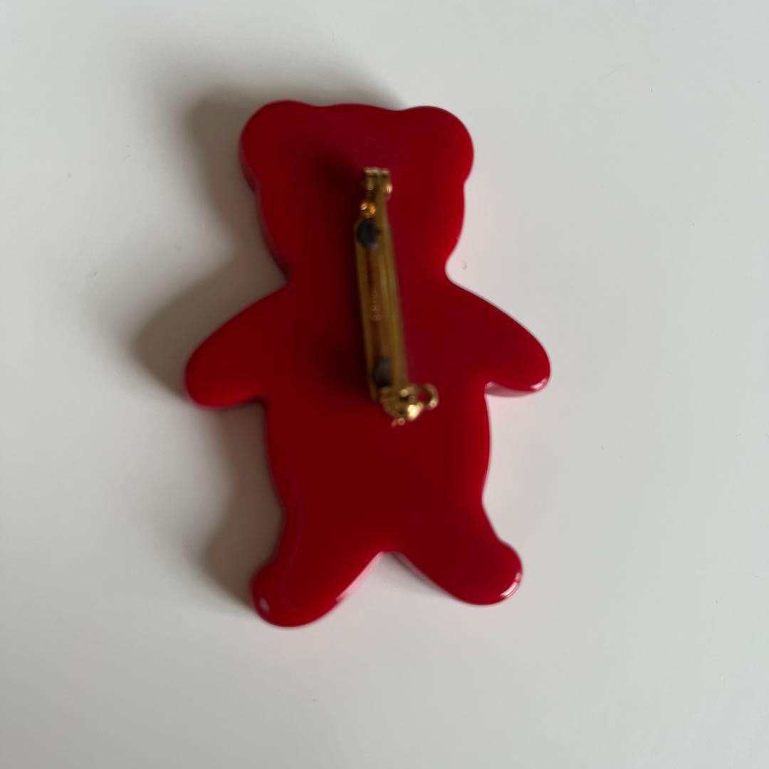 LVモノグラム クマ型ブローチ 赤
