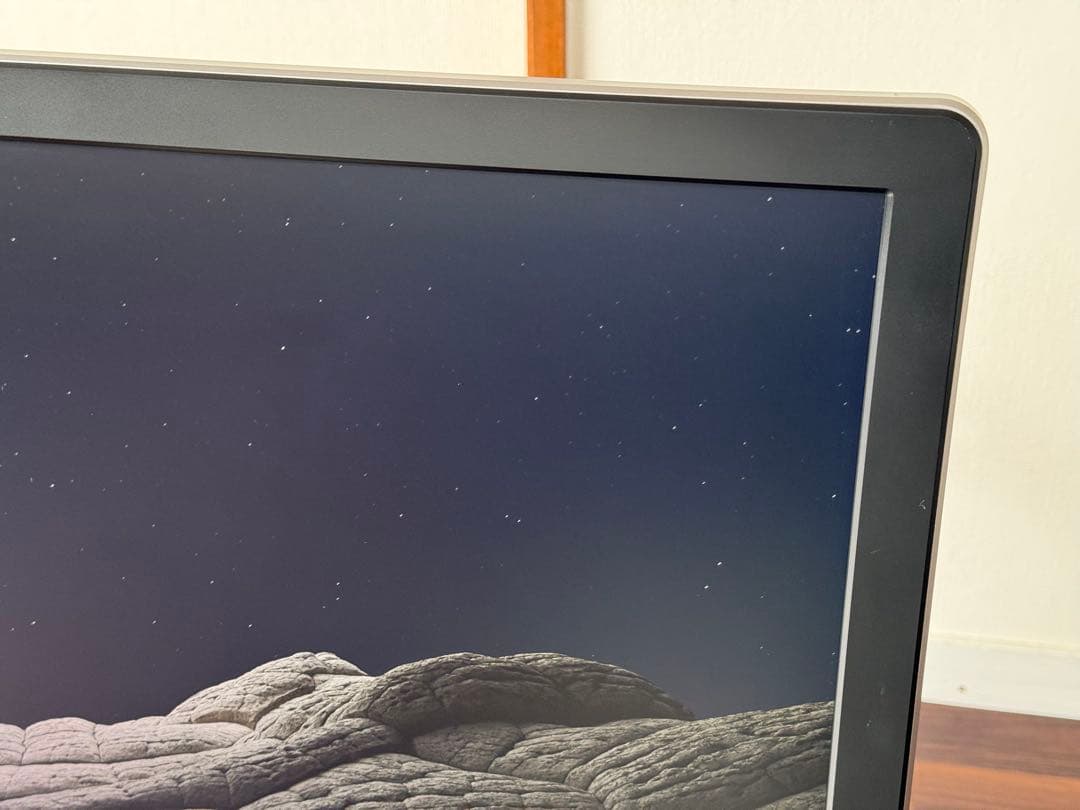 Dell UP3216Q 31.5インチ 4Kハイエンドモニター USBハブ