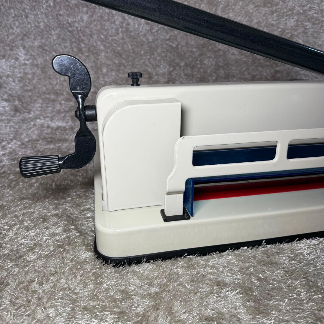 ダイシン商事 業務用 ペーパーカッター DS-858A4 大型裁断機