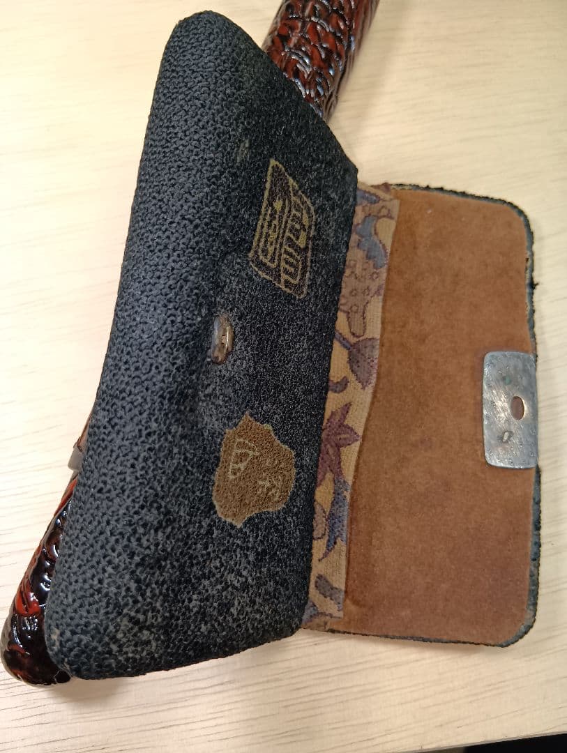 煙草入れ相良刺繍天女前金具／天女漆煙管筒