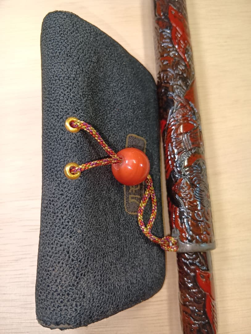 煙草入れ相良刺繍天女前金具／天女漆煙管筒