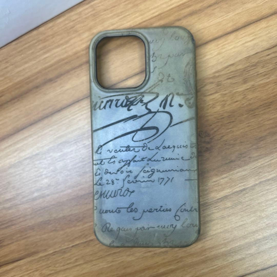 BERLUTI iPhone16 promaxスクリットレザー ライトアルミニオ