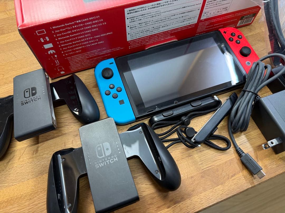 Nintendo Switch 本体 + おまけ Joy-Conグリップ