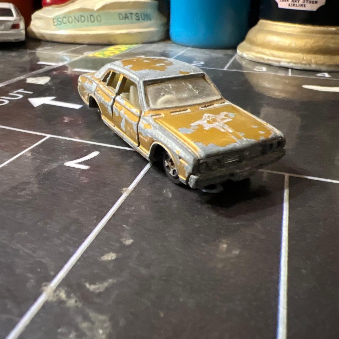 希少香港トミカ　日産セドリック　本体のみ