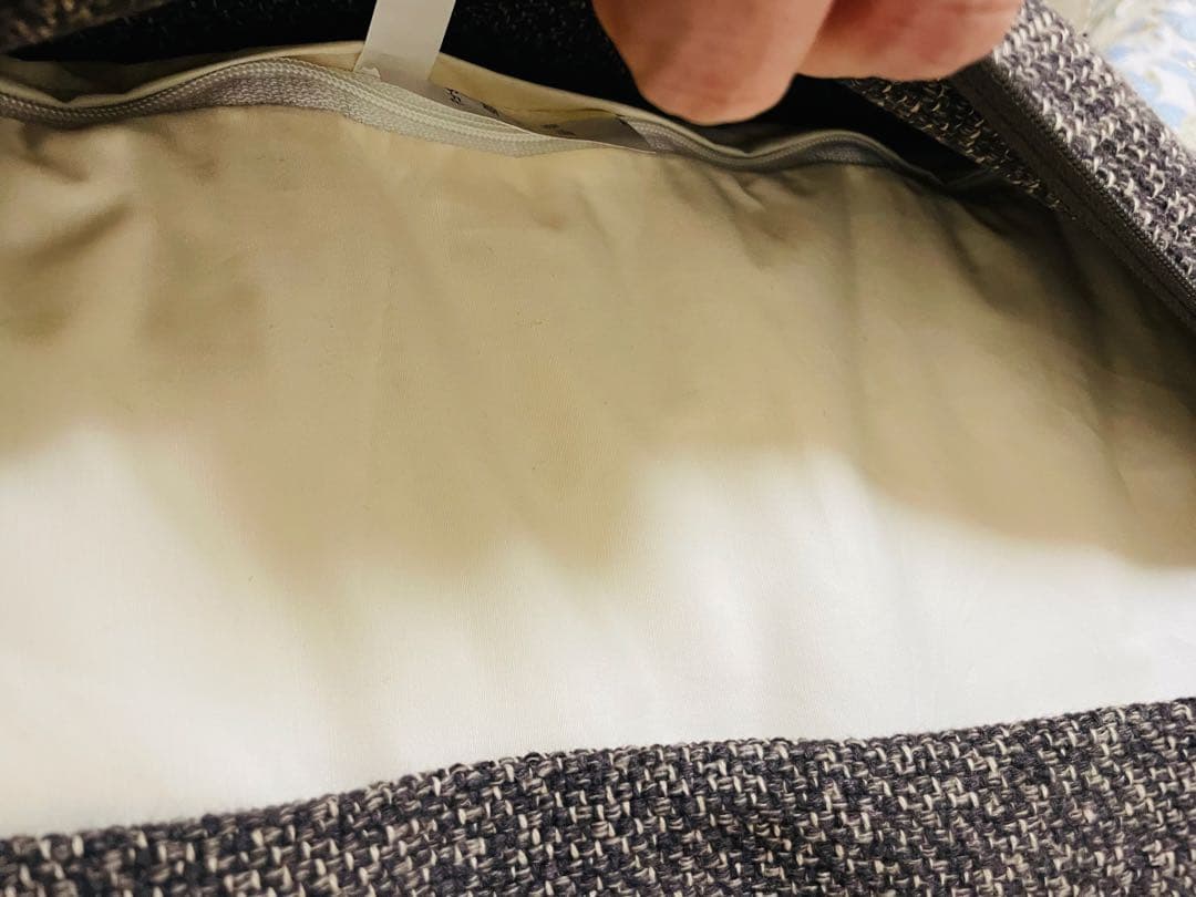 6　無印良品製木製フレーム2人掛けソファ