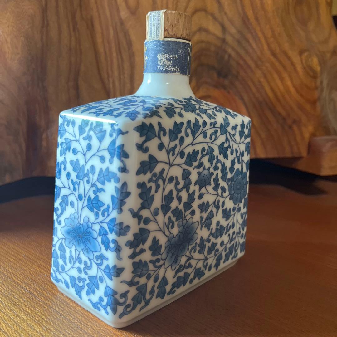 【超希少】サントリー 12年熟成 ピュアモルトウイスキー 有田焼ボトル入り 箱付