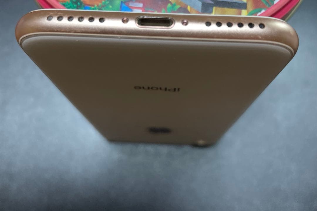 【美品】iPhone8 64GB 本体のみ　シャンパンゴールド