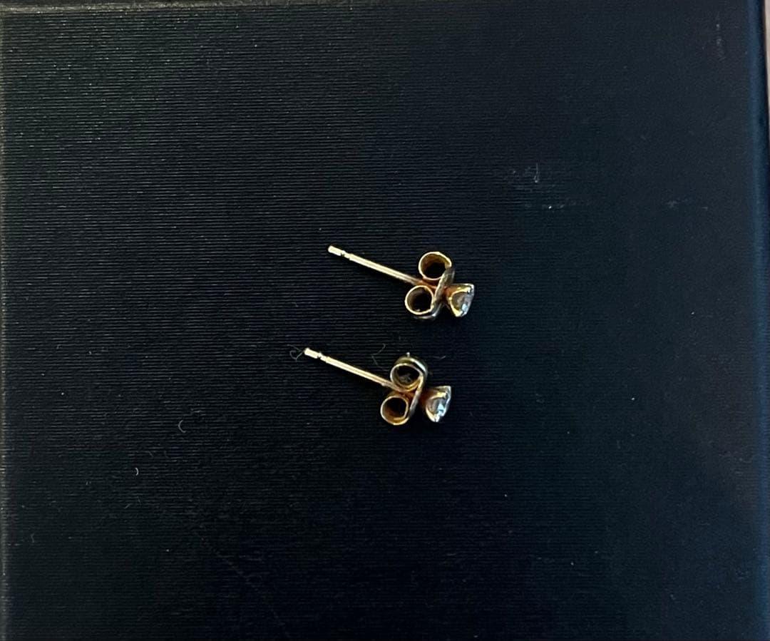 【期間限定】ete K18 ダイヤモンドピアス 0.1ct