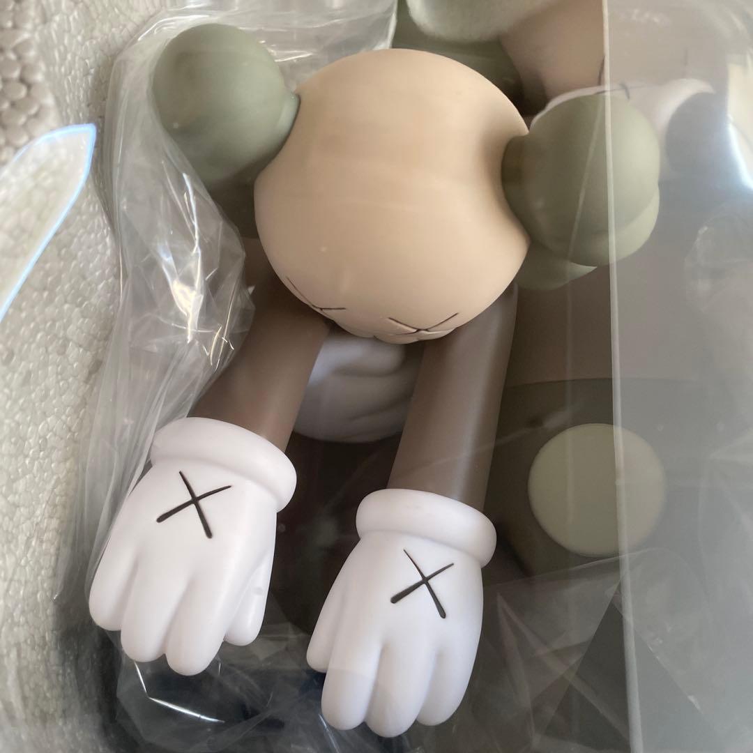 KAWS CLEAN SLATE フィギュア