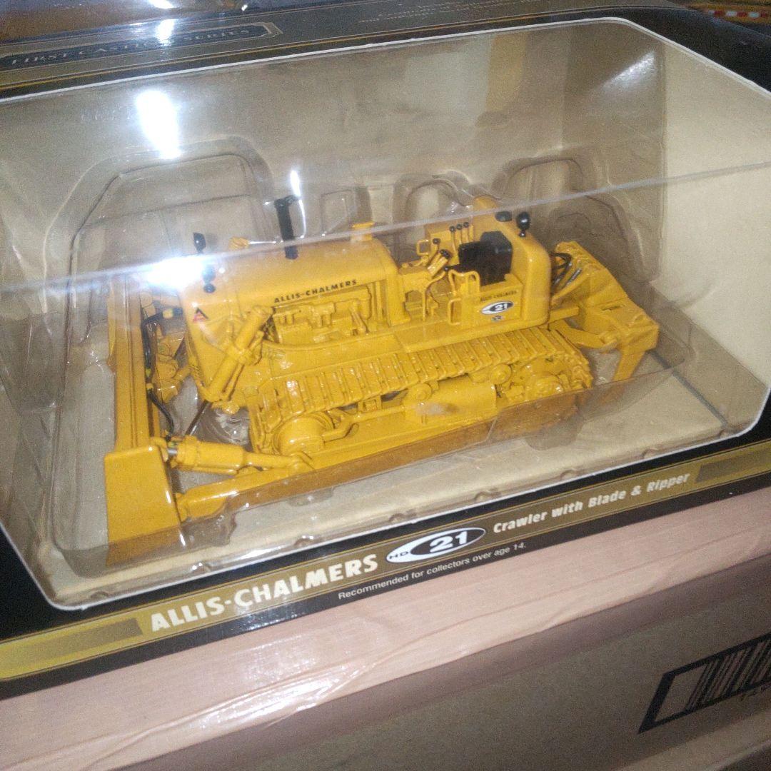 ファーストギア　ダンプ重機積載トレーラー　ブルドーザー　2セット 1/50