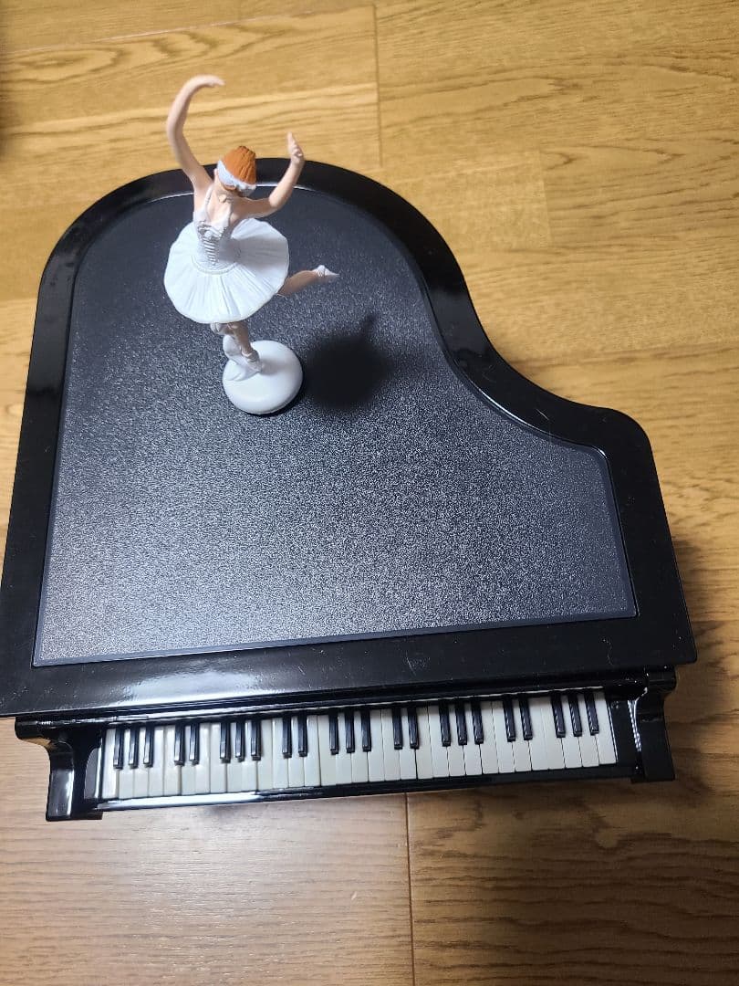 The Classical Piano グランドピアノ置物(6曲入り)人形付き