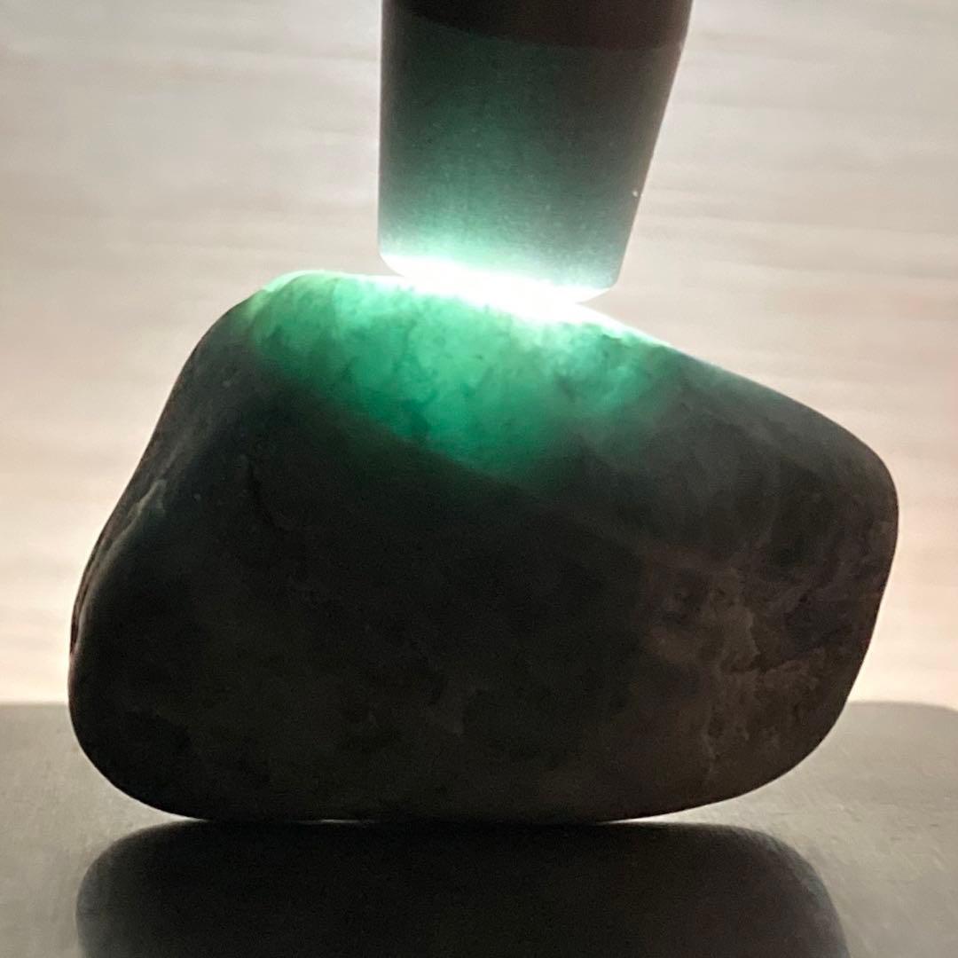 糸魚川翡翠　入りコン沢　青翡翠　海石　加工・バレル研磨なし　原石　17.2ｇ